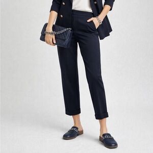 Vionic Georgie leather slip-on mule in navy with a chain detail. Sz 8.5